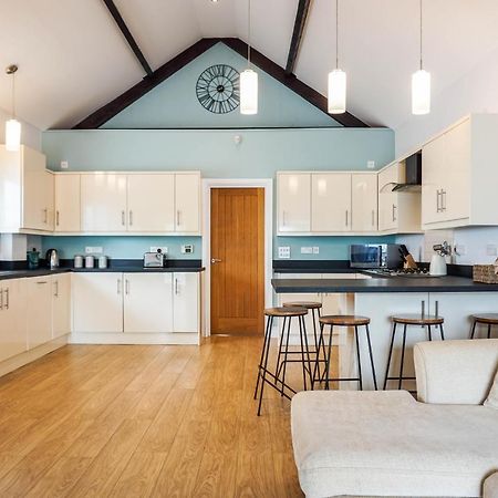 The Beach House - Fully Refurbed March 2024 Oystermouth Exterior foto